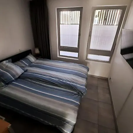 Modern Flat Direct To The Lake, Up To 8 Persons Appartement *