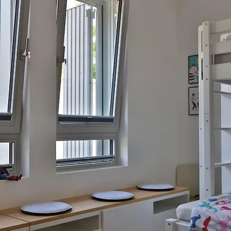 Modern Flat Direct To The Lake, Up To 8 Persons Appartement *